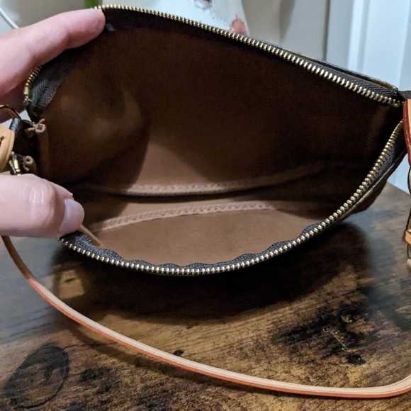 Louis Vuitton Pochette - Picture 11 of 13